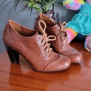 Heeled Oxford Shoes